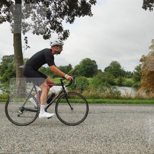 30.08.2026 - Elbe Triathlon Hamburg Michael Burmester http://msf.ph/oto/10049508 30.08.2026 09:38:32 Radfahren 352, 410, 441, 462, 669, 693, 729 meine-sportfotos.de