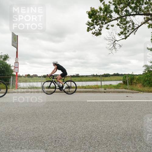 30.08.2026 - Elbe Triathlon Hamburg Michael Burmester http://msf.ph/oto/10049530 30.08.2026 15:33:03 Radfahren  meine-sportfotos.de