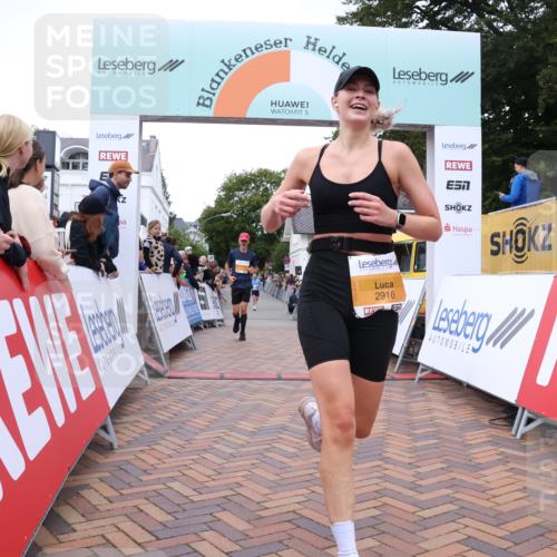 30.08.2026 - Blankeneser Heldenlauf Lena Gebhardt http://msf.ph/oto/10049562 30.08.2026 11:56:49 Ziel 2507, 2610, 2717, 2916 meine-sportfotos.de