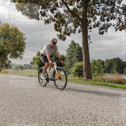 30.08.2026 - Elbe Triathlon Hamburg Michael Burmester http://msf.ph/oto/10049564 30.08.2026 09:52:01 Radfahren 434, 686, 690, 792 meine-sportfotos.de