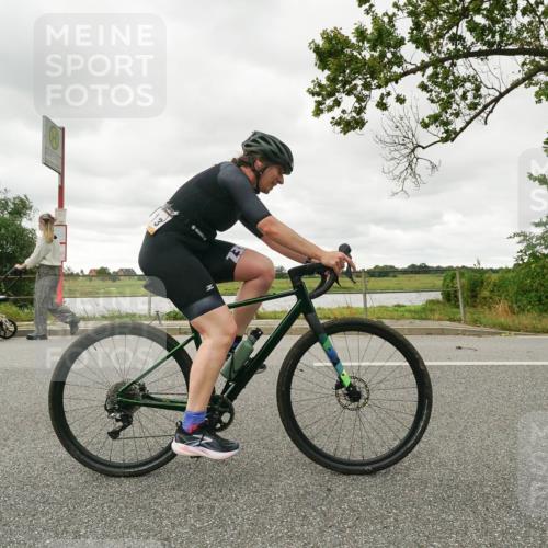 30.08.2026 - Elbe Triathlon Hamburg Michael Burmester http://msf.ph/oto/10049600 30.08.2026 15:33:57 Radfahren  meine-sportfotos.de