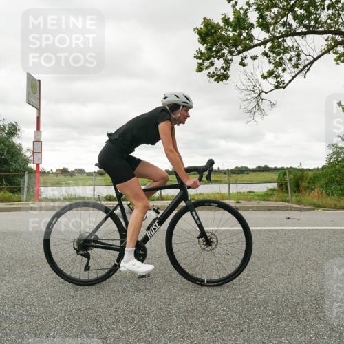 30.08.2026 - Elbe Triathlon Hamburg Michael Burmester http://msf.ph/oto/10049624 30.08.2026 15:34:31 Radfahren  meine-sportfotos.de