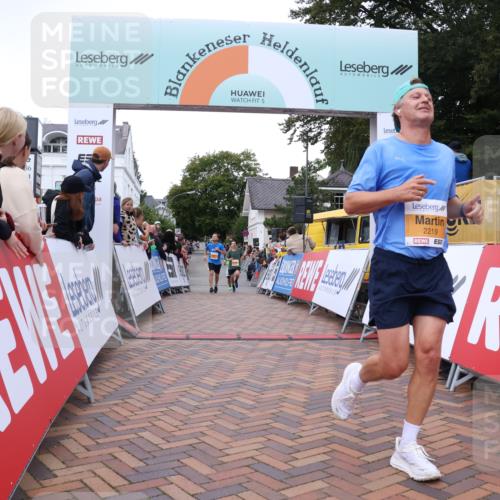 30.08.2026 - Blankeneser Heldenlauf Lena Gebhardt http://msf.ph/oto/10049642 30.08.2026 11:56:57 Ziel 2058, 2219, 2289, 2507 meine-sportfotos.de