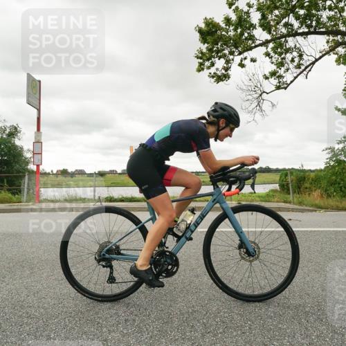 30.08.2026 - Elbe Triathlon Hamburg Michael Burmester http://msf.ph/oto/10049671 30.08.2026 15:34:58 Radfahren  meine-sportfotos.de