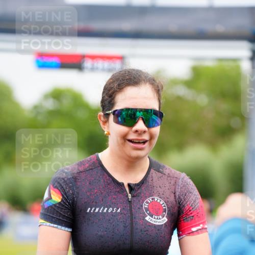 30.08.2026 - Elbe Triathlon Hamburg LAZAROV Photography http://msf.ph/oto/10049672 30.08.2026 10:36:25 Ziel  meine-sportfotos.de