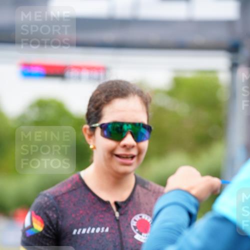 30.08.2026 - Elbe Triathlon Hamburg LAZAROV Photography http://msf.ph/oto/10049673 30.08.2026 10:36:25 Ziel  meine-sportfotos.de
