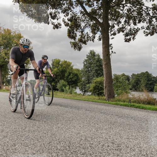 30.08.2026 - Elbe Triathlon Hamburg Michael Burmester http://msf.ph/oto/10049676 30.08.2026 09:52:53 Radfahren 415, 573, 606, 634, 663, 721, 791, 855, 908 meine-sportfotos.de