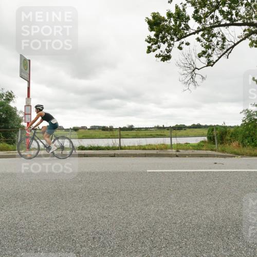 30.08.2026 - Elbe Triathlon Hamburg Michael Burmester http://msf.ph/oto/10049751 30.08.2026 15:36:40 Radfahren  meine-sportfotos.de