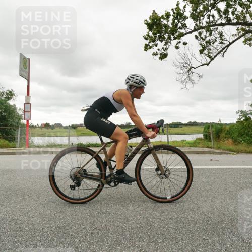 30.08.2026 - Elbe Triathlon Hamburg Michael Burmester http://msf.ph/oto/10049765 30.08.2026 15:36:48 Radfahren  meine-sportfotos.de