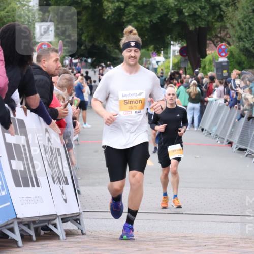 30.08.2026 - Blankeneser Heldenlauf Lena Gebhardt http://msf.ph/oto/10049773 30.08.2026 11:57:36 Ziel 2575 meine-sportfotos.de