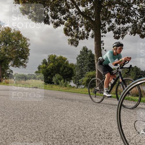 30.08.2026 - Elbe Triathlon Hamburg Michael Burmester http://msf.ph/oto/10049802 30.08.2026 09:54:46 Radfahren 400, 418, 541, 583, 648, 711, 911 meine-sportfotos.de