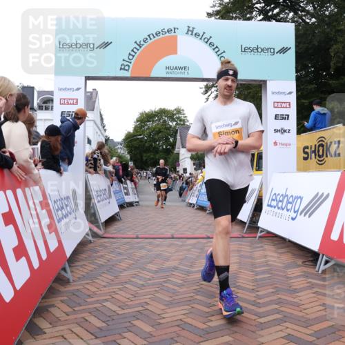 30.08.2026 - Blankeneser Heldenlauf Lena Gebhardt http://msf.ph/oto/10049808 30.08.2026 11:57:41 Ziel 2239, 2575, 2713 meine-sportfotos.de