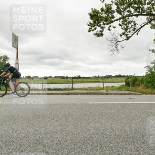30.08.2026 - Elbe Triathlon Hamburg Michael Burmester http://msf.ph/oto/10049810 30.08.2026 15:37:29 Radfahren  meine-sportfotos.de