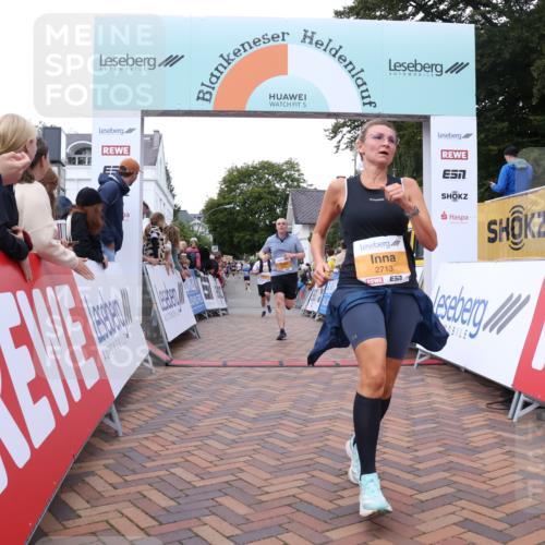 30.08.2026 - Blankeneser Heldenlauf Lena Gebhardt http://msf.ph/oto/10049866 30.08.2026 11:57:46 Ziel 2239, 2574, 2575, 2713, 2869 meine-sportfotos.de