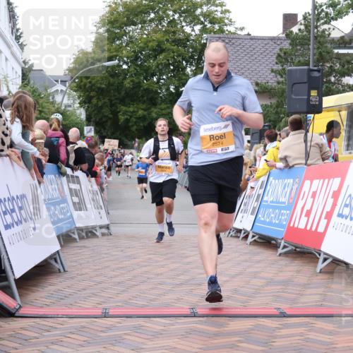 30.08.2026 - Blankeneser Heldenlauf Lena Gebhardt http://msf.ph/oto/10049877 30.08.2026 11:57:47 Ziel 2239, 2574, 2575, 2713, 2869 meine-sportfotos.de