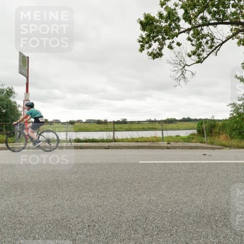 30.08.2026 - Elbe Triathlon Hamburg Michael Burmester http://msf.ph/oto/10049894 30.08.2026 15:39:09 Radfahren  meine-sportfotos.de