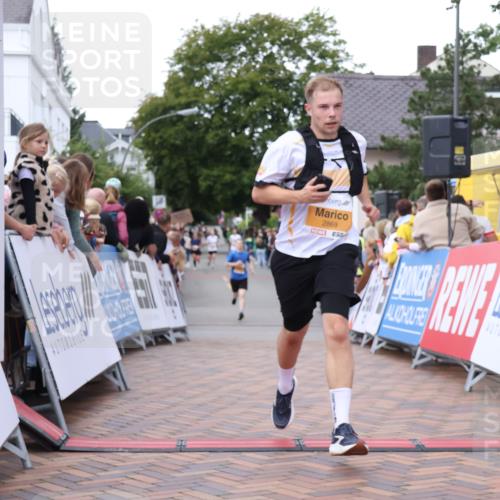 30.08.2026 - Blankeneser Heldenlauf Lena Gebhardt http://msf.ph/oto/10049905 30.08.2026 11:57:49 Ziel 2239, 2574, 2713, 2869 meine-sportfotos.de