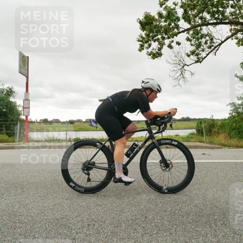 30.08.2026 - Elbe Triathlon Hamburg Michael Burmester http://msf.ph/oto/10049914 30.08.2026 15:39:33 Radfahren  meine-sportfotos.de