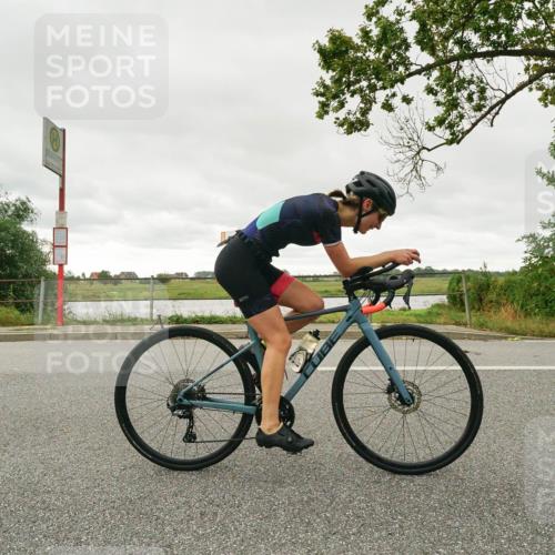 30.08.2026 - Elbe Triathlon Hamburg Michael Burmester http://msf.ph/oto/10049921 30.08.2026 15:39:35 Radfahren  meine-sportfotos.de