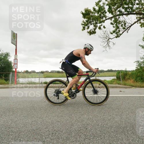 30.08.2026 - Elbe Triathlon Hamburg Michael Burmester http://msf.ph/oto/10050027 30.08.2026 15:40:49 Radfahren  meine-sportfotos.de