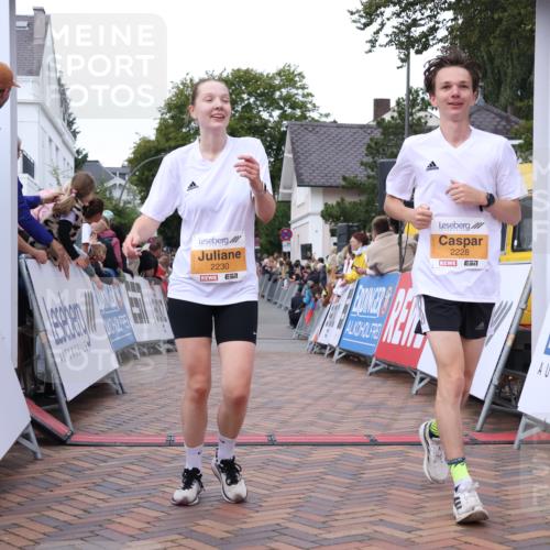 30.08.2026 - Blankeneser Heldenlauf Lena Gebhardt http://msf.ph/oto/10050041 30.08.2026 11:58:09 Ziel 2228, 2230, 2443, 2560 meine-sportfotos.de