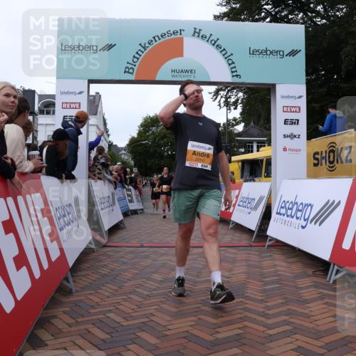 30.08.2026 - Blankeneser Heldenlauf Lena Gebhardt http://msf.ph/oto/10050101 30.08.2026 11:58:14 Ziel 2228, 2230, 2397, 2560, 2812 meine-sportfotos.de