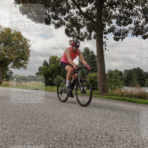 30.08.2026 - Elbe Triathlon Hamburg Michael Burmester http://msf.ph/oto/10050149 30.08.2026 09:58:16 Radfahren 404, 429, 585, 590, 603, 701, 722, 897 meine-sportfotos.de