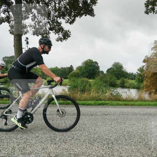 30.08.2026 - Elbe Triathlon Hamburg Michael Burmester http://msf.ph/oto/10050197 30.08.2026 09:42:31 Radfahren 261, 324, 571, 579, 741 meine-sportfotos.de