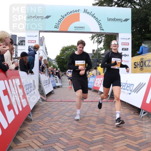 30.08.2026 - Blankeneser Heldenlauf Lena Gebhardt http://msf.ph/oto/10050223 30.08.2026 11:58:23 Ziel 2298, 2306, 2397, 2633, 2812 meine-sportfotos.de