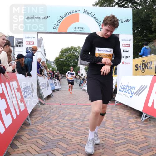 30.08.2026 - Blankeneser Heldenlauf Lena Gebhardt http://msf.ph/oto/10050242 30.08.2026 11:58:24 Ziel 2298, 2306, 2397, 2633, 2812 meine-sportfotos.de
