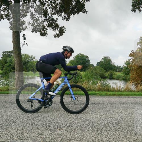30.08.2026 - Elbe Triathlon Hamburg Michael Burmester http://msf.ph/oto/10050249 30.08.2026 09:42:52 Radfahren 275, 331, 383, 527, 734, 976 meine-sportfotos.de