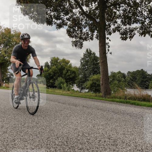 30.08.2026 - Elbe Triathlon Hamburg Michael Burmester http://msf.ph/oto/10050250 30.08.2026 09:59:09 Radfahren 299, 472, 491, 495, 579, 580, 647, 802, 934 meine-sportfotos.de