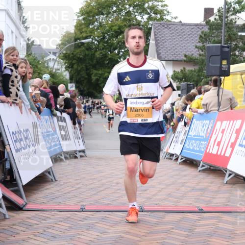 30.08.2026 - Blankeneser Heldenlauf Lena Gebhardt http://msf.ph/oto/10050260 30.08.2026 11:58:26 Ziel 2298, 2306, 2633 meine-sportfotos.de