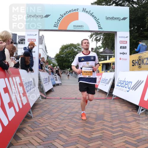 30.08.2026 - Blankeneser Heldenlauf Lena Gebhardt http://msf.ph/oto/10050271 30.08.2026 11:58:26 Ziel 2298, 2306, 2633 meine-sportfotos.de