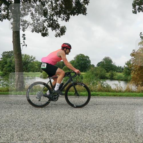 30.08.2026 - Elbe Triathlon Hamburg Michael Burmester http://msf.ph/oto/10050277 30.08.2026 09:43:03 Radfahren 366, 464, 526, 569, 590, 881 meine-sportfotos.de
