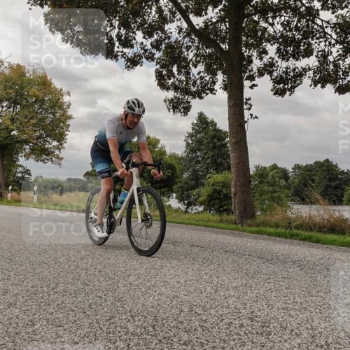 30.08.2026 - Elbe Triathlon Hamburg Michael Burmester http://msf.ph/oto/10050279 30.08.2026 09:59:24 Radfahren 667, 750, 780, 918 meine-sportfotos.de