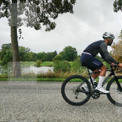 30.08.2026 - Elbe Triathlon Hamburg Michael Burmester http://msf.ph/oto/10050285 30.08.2026 09:43:04 Radfahren 366, 464, 526, 569, 590, 881 meine-sportfotos.de