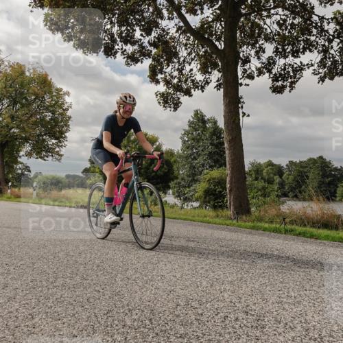 30.08.2026 - Elbe Triathlon Hamburg Michael Burmester http://msf.ph/oto/10050350 30.08.2026 10:00:49 Radfahren 558, 866, 869 meine-sportfotos.de