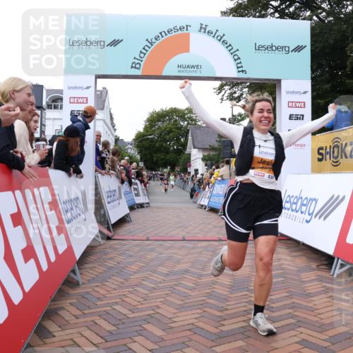 30.08.2026 - Blankeneser Heldenlauf Lena Gebhardt http://msf.ph/oto/10050352 30.08.2026 11:58:35 Ziel 2696 meine-sportfotos.de