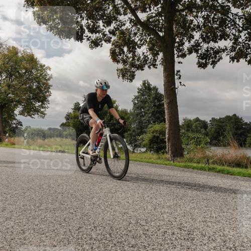 30.08.2026 - Elbe Triathlon Hamburg Michael Burmester http://msf.ph/oto/10050385 30.08.2026 10:01:23 Radfahren 264, 520, 556, 864 meine-sportfotos.de