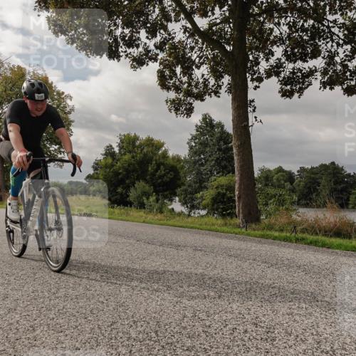 30.08.2026 - Elbe Triathlon Hamburg Michael Burmester http://msf.ph/oto/10050388 30.08.2026 10:01:24 Radfahren 264, 520, 556, 864 meine-sportfotos.de