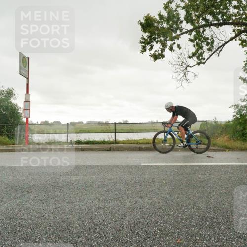 30.08.2026 - Elbe Triathlon Hamburg Michael Burmester http://msf.ph/oto/10050396 30.08.2026 15:45:16 Radfahren  meine-sportfotos.de