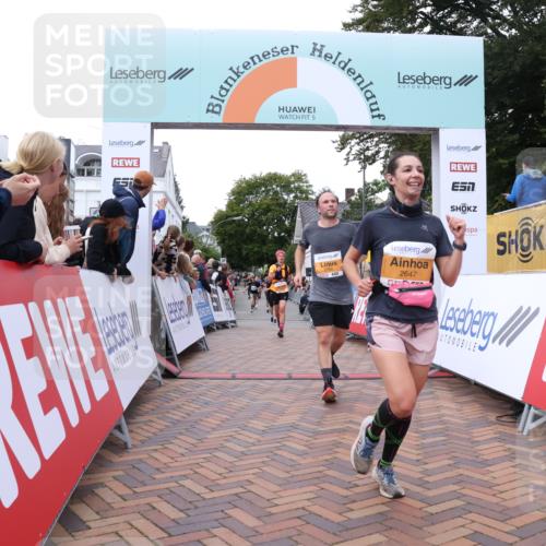 30.08.2026 - Blankeneser Heldenlauf Lena Gebhardt http://msf.ph/oto/10050397 30.08.2026 11:58:46 Ziel 2104, 2647, 2695, 2706 meine-sportfotos.de