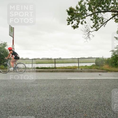 30.08.2026 - Elbe Triathlon Hamburg Michael Burmester http://msf.ph/oto/10050406 30.08.2026 15:45:19 Radfahren  meine-sportfotos.de