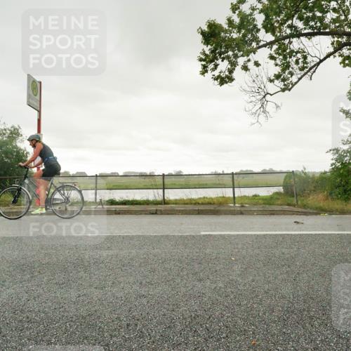 30.08.2026 - Elbe Triathlon Hamburg Michael Burmester http://msf.ph/oto/10050442 30.08.2026 15:45:31 Radfahren  meine-sportfotos.de