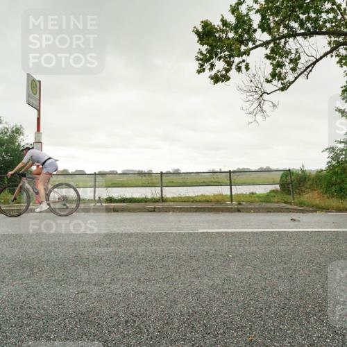 30.08.2026 - Elbe Triathlon Hamburg Michael Burmester http://msf.ph/oto/10050454 30.08.2026 15:45:52 Radfahren  meine-sportfotos.de
