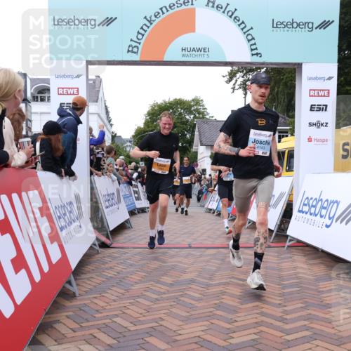 30.08.2026 - Blankeneser Heldenlauf Lena Gebhardt http://msf.ph/oto/10050464 30.08.2026 11:58:52 Ziel 2104, 2284, 2364, 2647, 2695, 2706, 2745, 4143, 4325 meine-sportfotos.de
