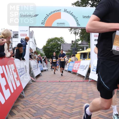 30.08.2026 - Blankeneser Heldenlauf Lena Gebhardt http://msf.ph/oto/10050494 30.08.2026 11:58:54 Ziel 2284, 2364, 2695, 2706, 2745, 2918, 2919, 4143, 4325 meine-sportfotos.de