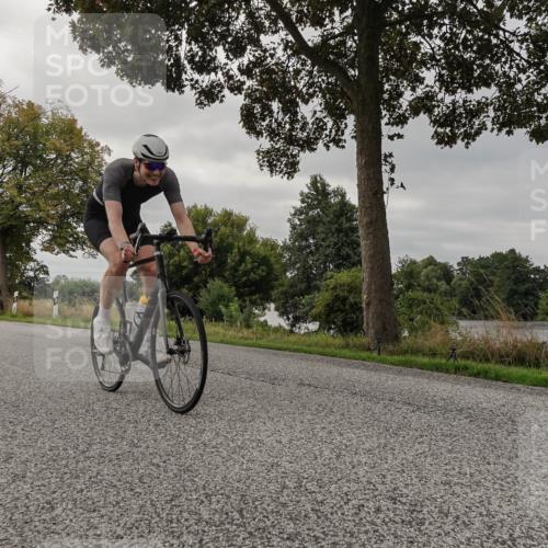 30.08.2026 - Elbe Triathlon Hamburg Michael Burmester http://msf.ph/oto/10050536 30.08.2026 10:03:37 Radfahren 572, 588, 672, 764, 824 meine-sportfotos.de