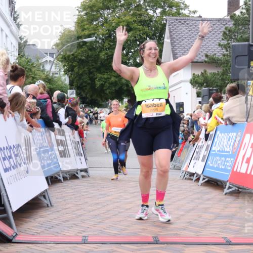 30.08.2026 - Blankeneser Heldenlauf Lena Gebhardt http://msf.ph/oto/10050616 30.08.2026 11:59:03 Ziel 2208, 2225, 2364, 2376, 2745, 2918, 2919 meine-sportfotos.de